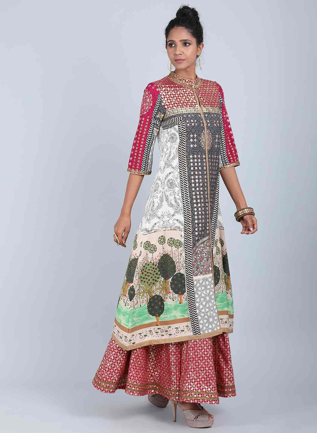 Off-White & Blue Embellished Close Neck kurta