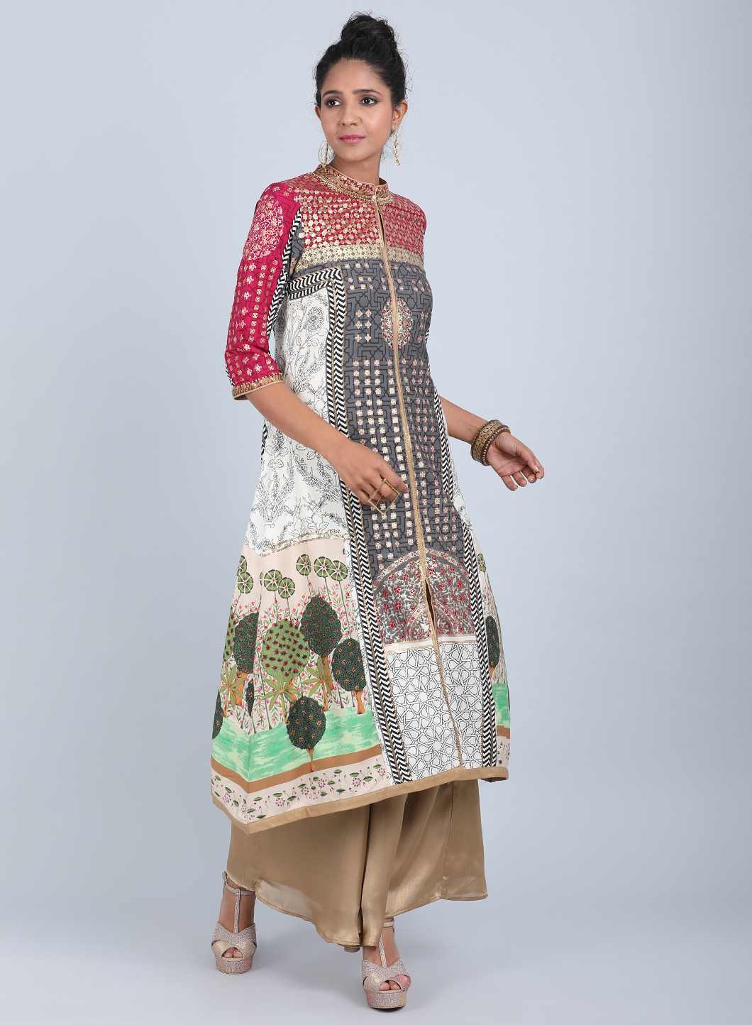 Off-White & Blue Embellished Close Neck kurta