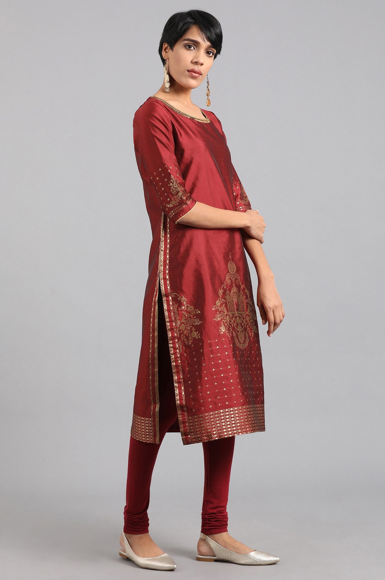 Maroon Round Neck Yarn-dyed kurta