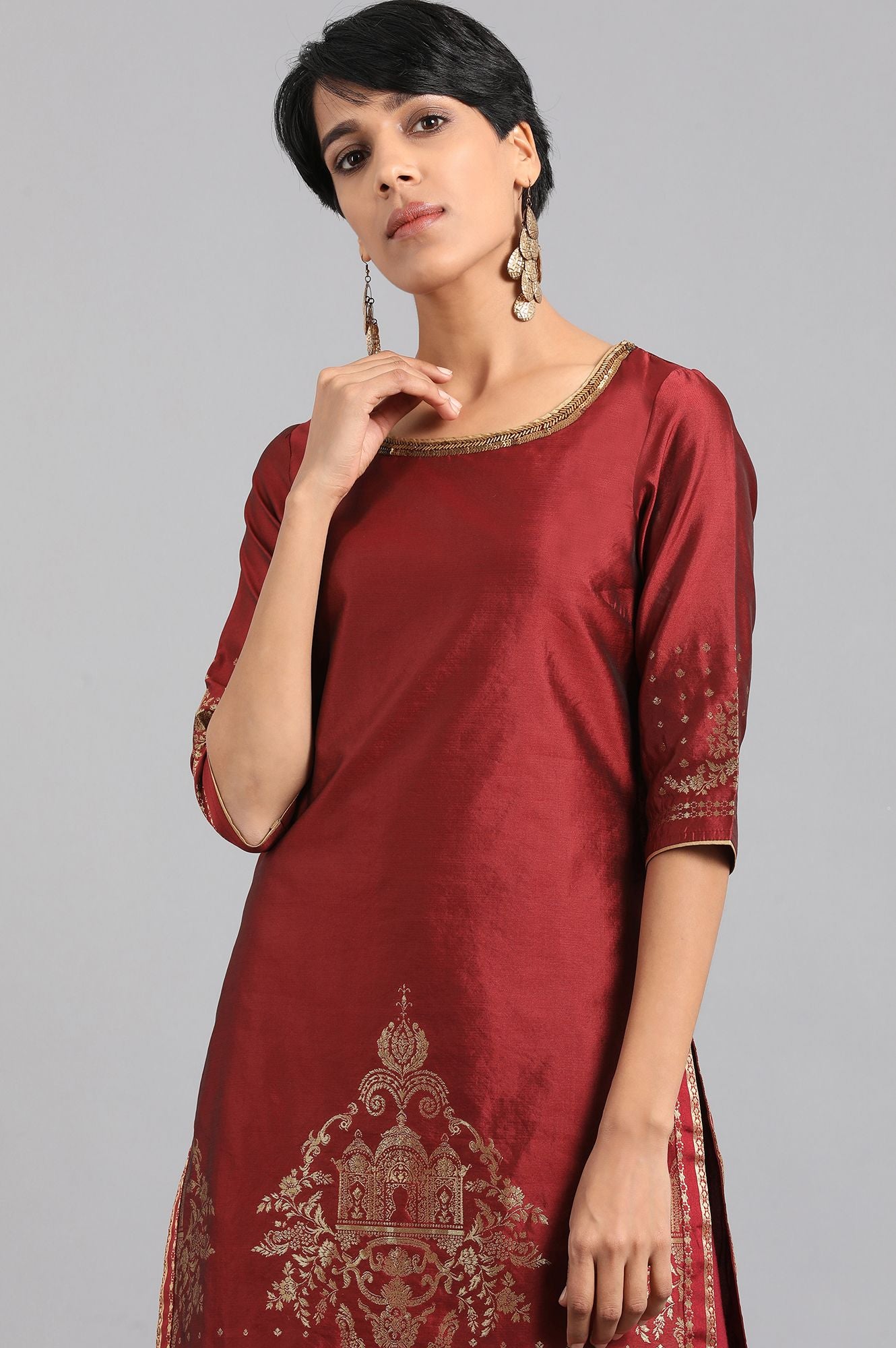 Maroon Round Neck Yarn-dyed kurta