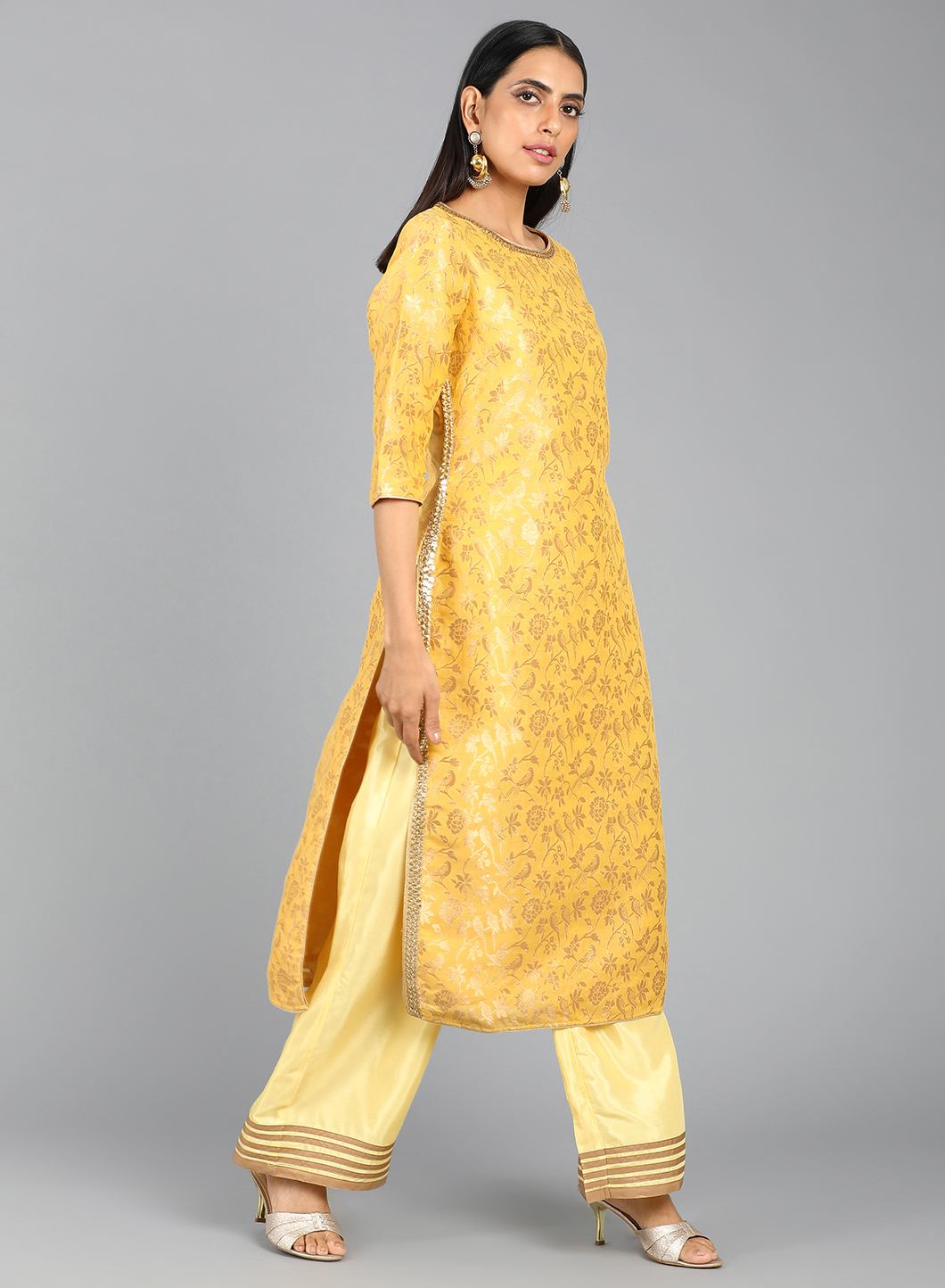 Yellow Round Neck Embellished kurta
