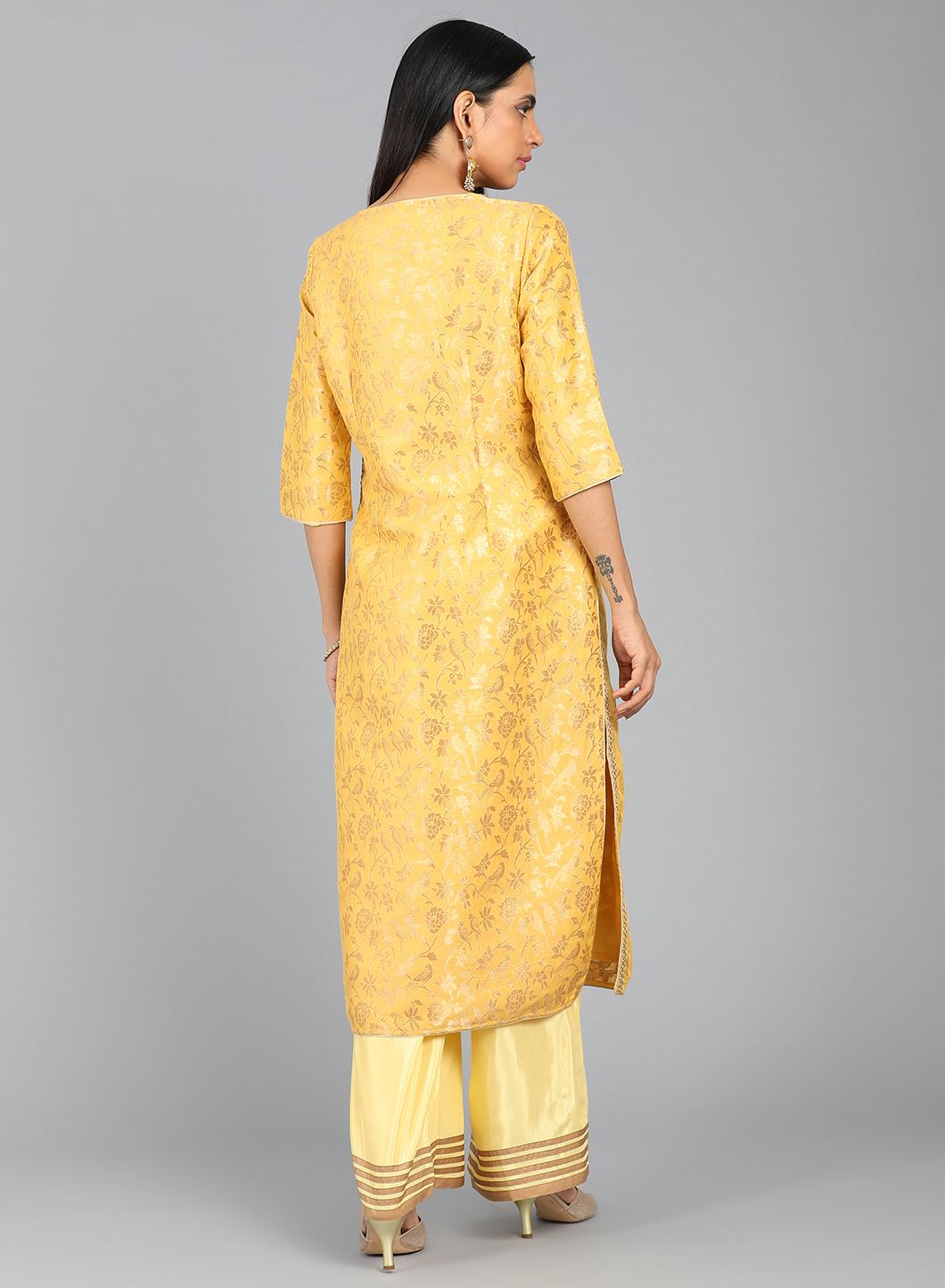 Yellow Round Neck Embellished kurta