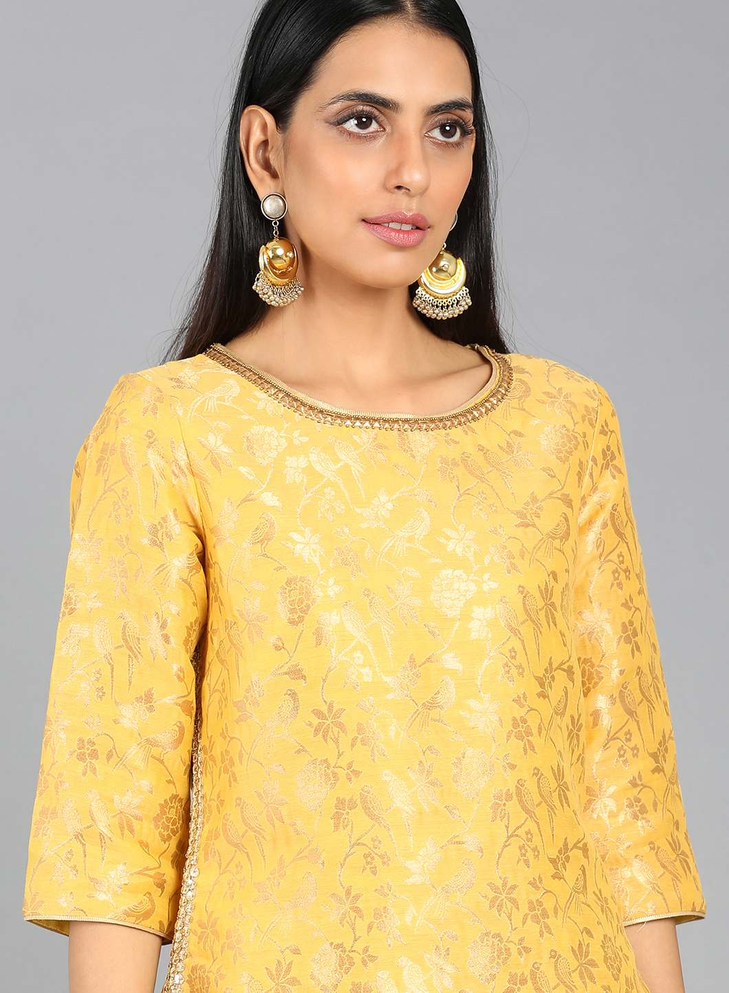 Yellow Round Neck Embellished kurta