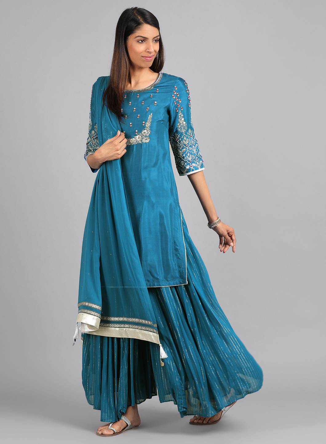 Blue Round Neck Embellished kurta Set