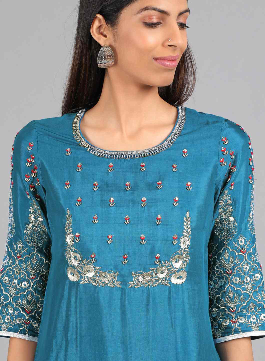Blue Round Neck Embellished kurta Set