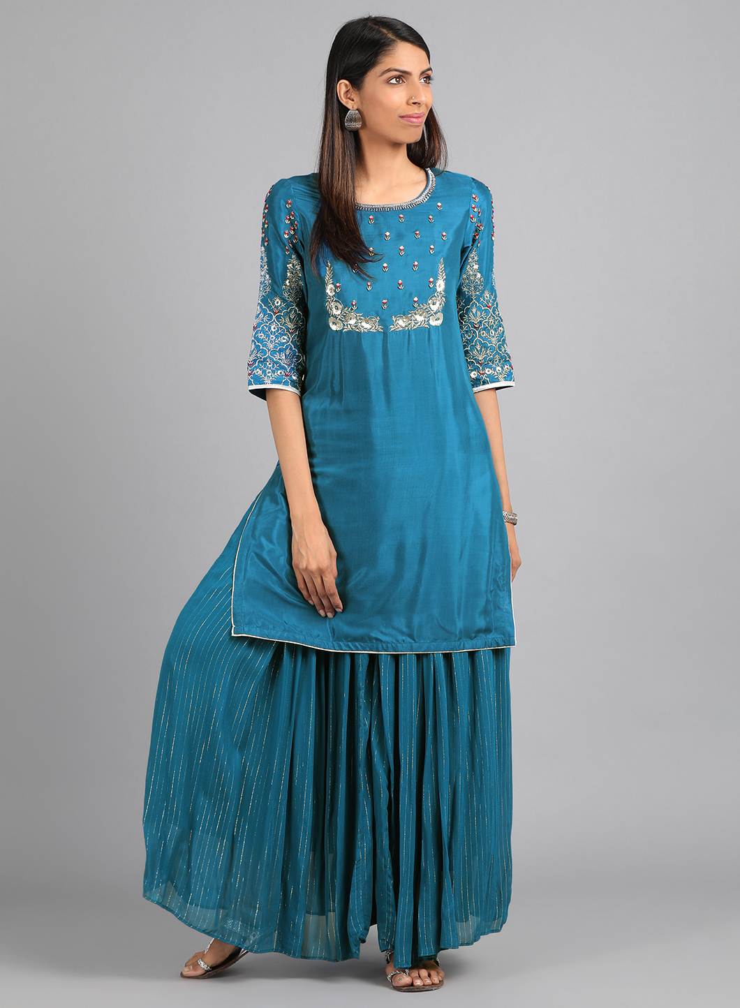 Blue Round Neck Embellished kurta Set
