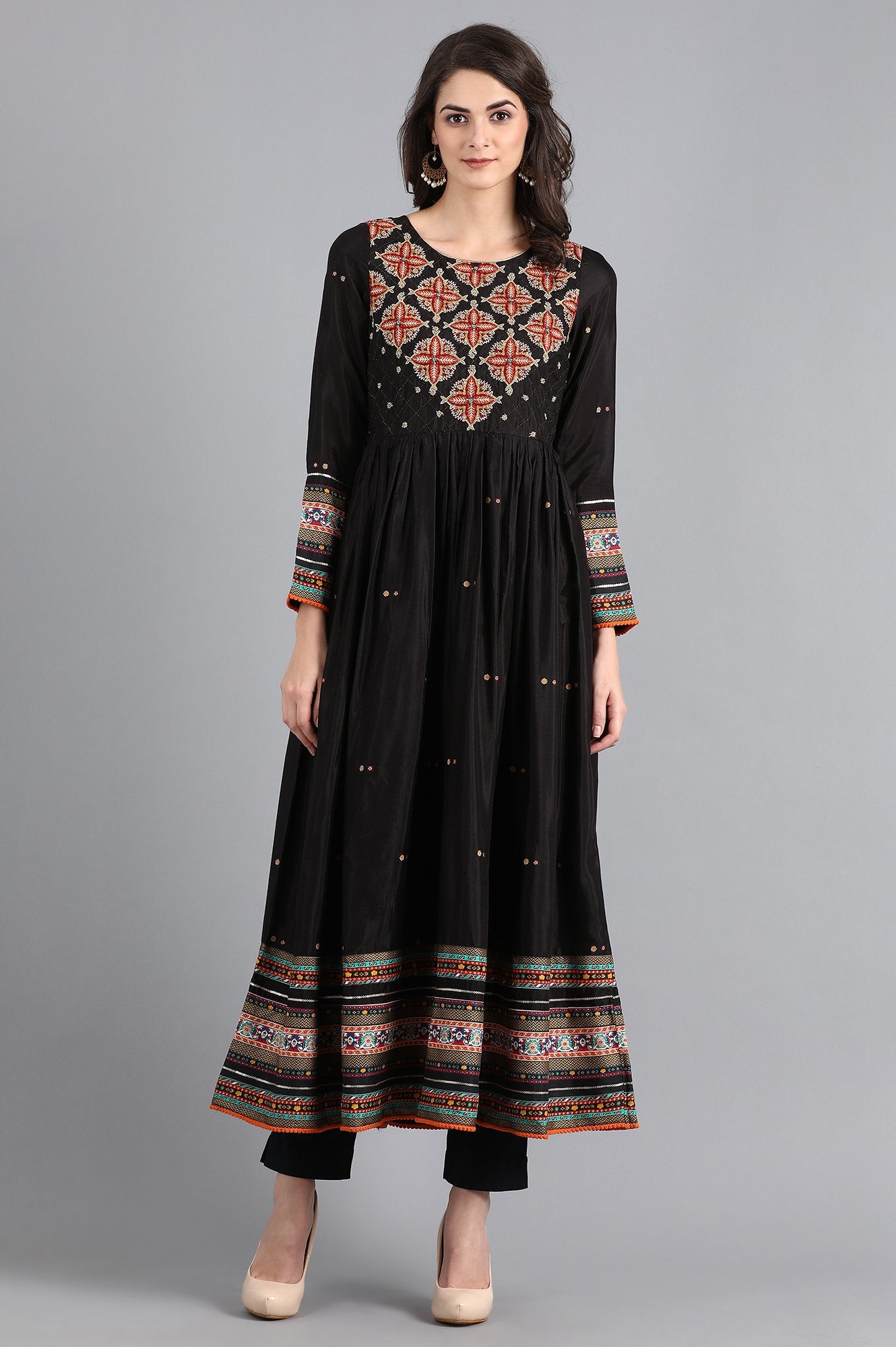 Black Round Neck Gathered Dress