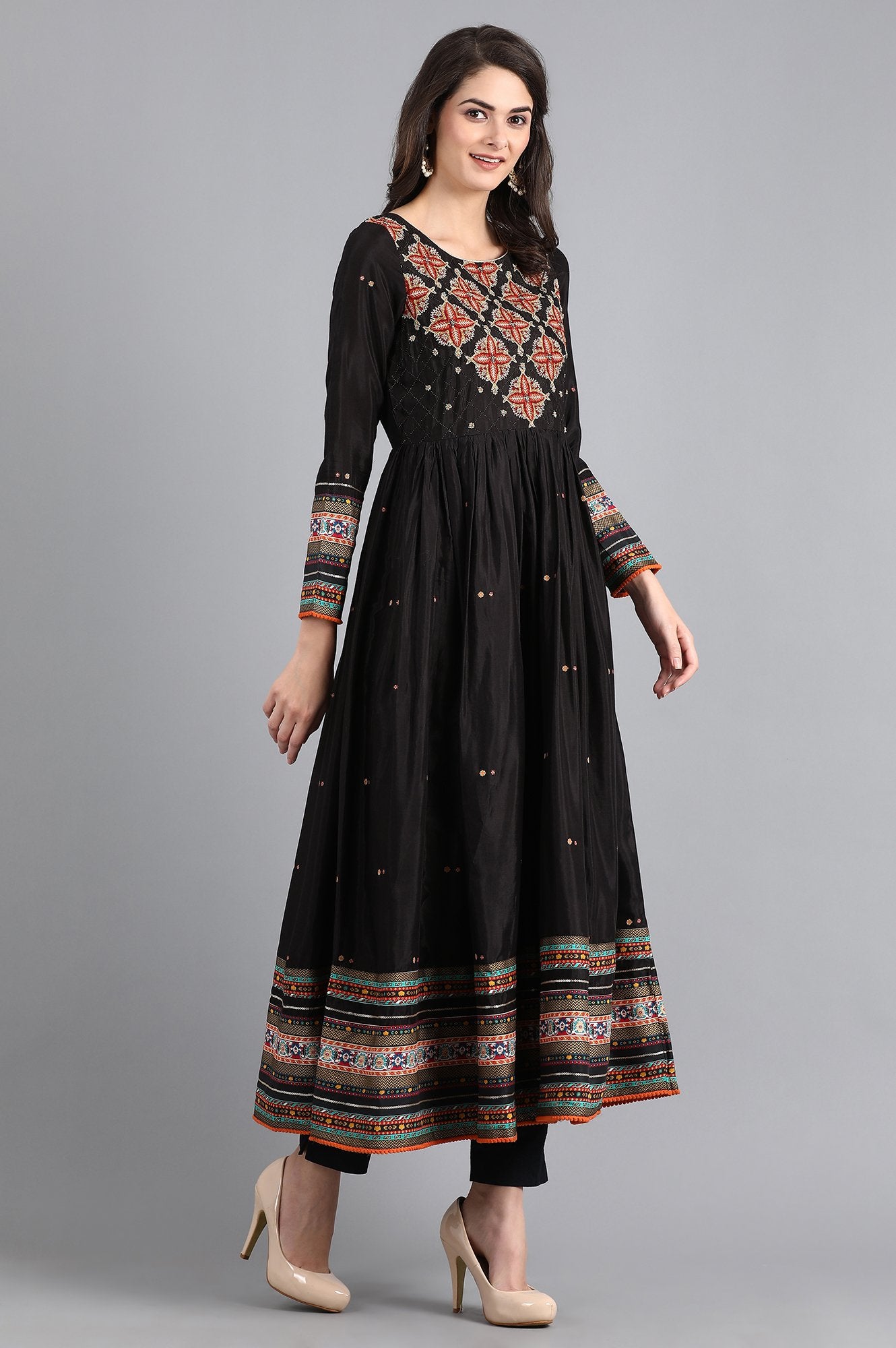 Black Round Neck Gathered Dress