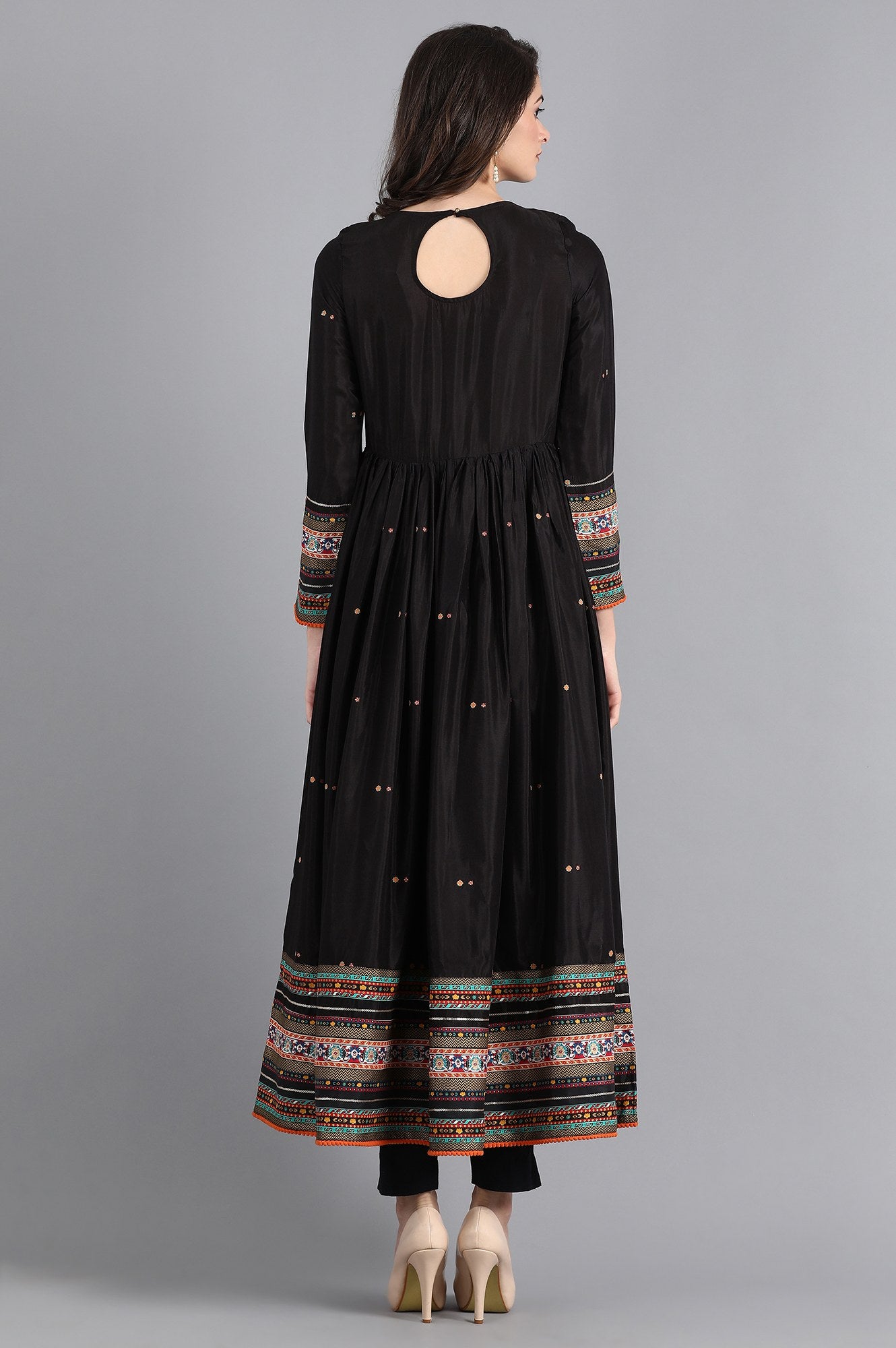 Black Round Neck Gathered Dress