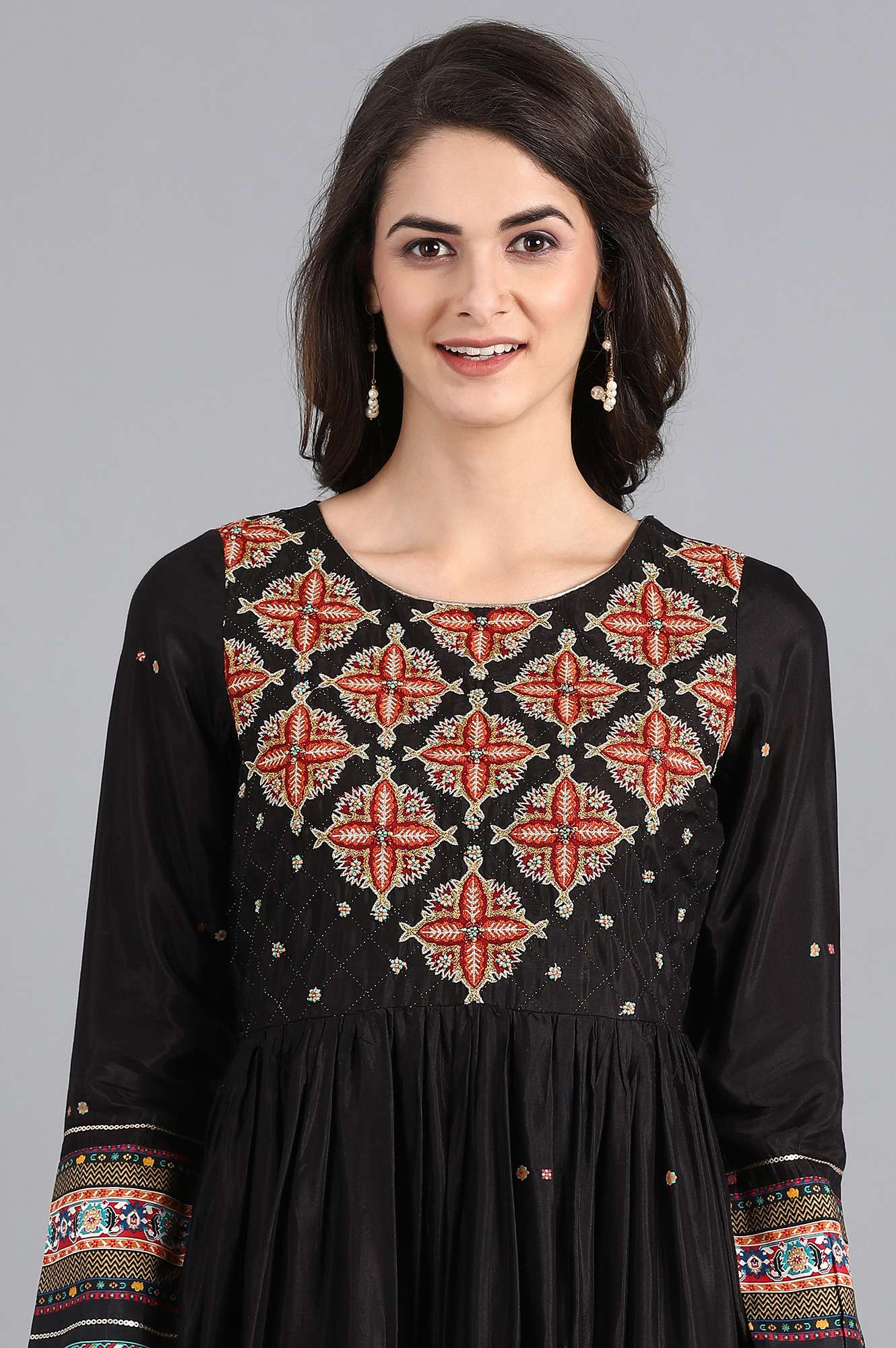 Black Round Neck Gathered Dress