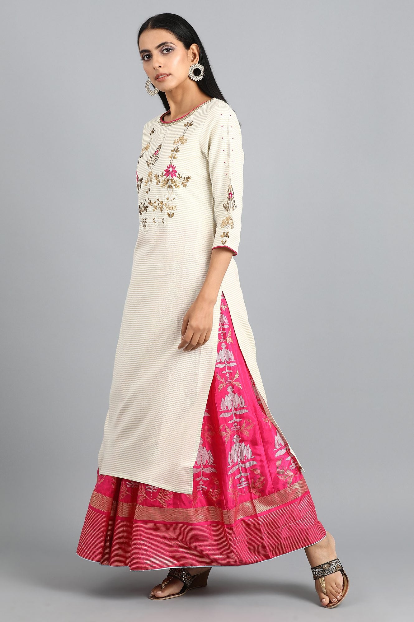Ecru Round Neck Embroidered kurta