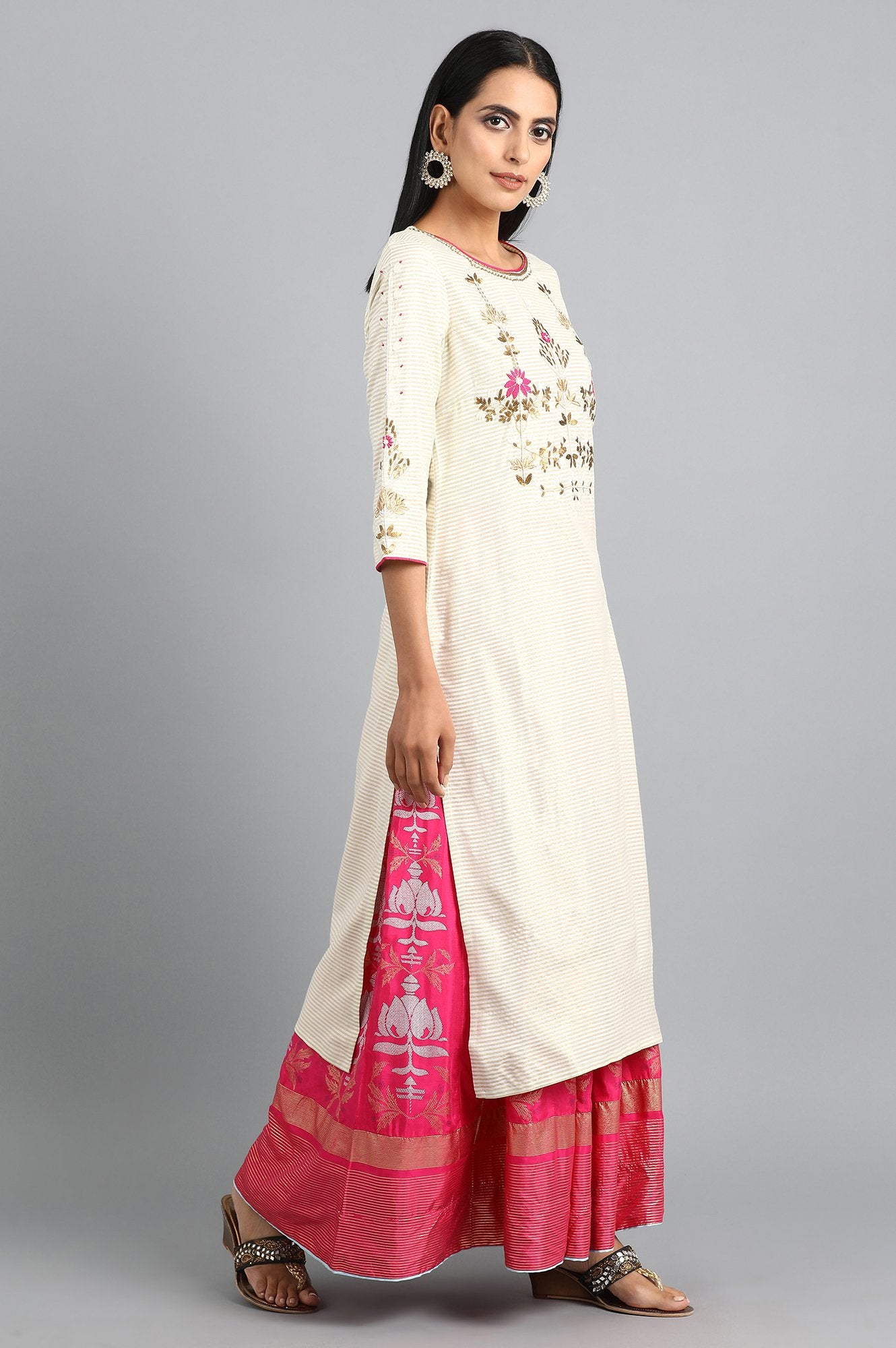 Ecru Round Neck Embroidered kurta
