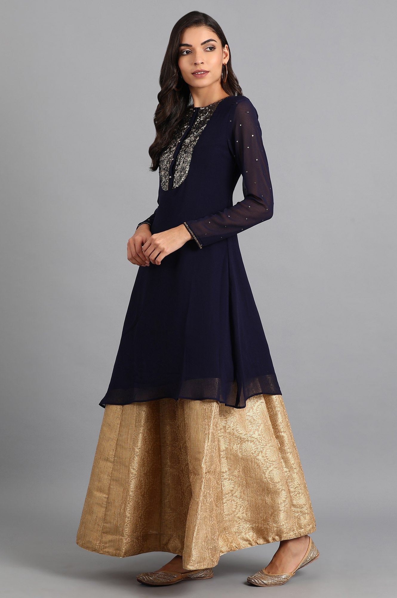 Navy Blue Round Neck Embroidered kurta