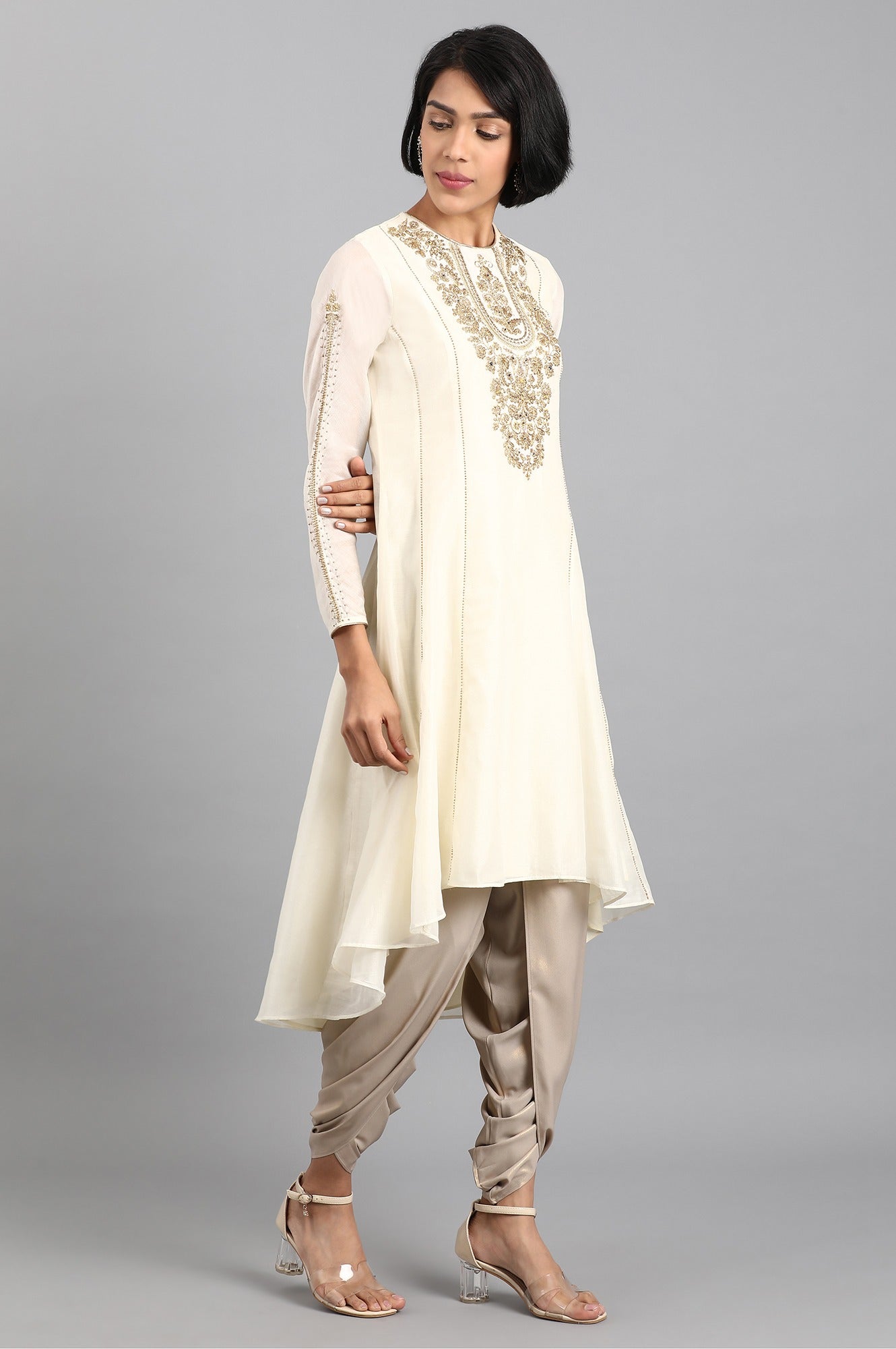 Ecru Round Neck Embroidered kurta