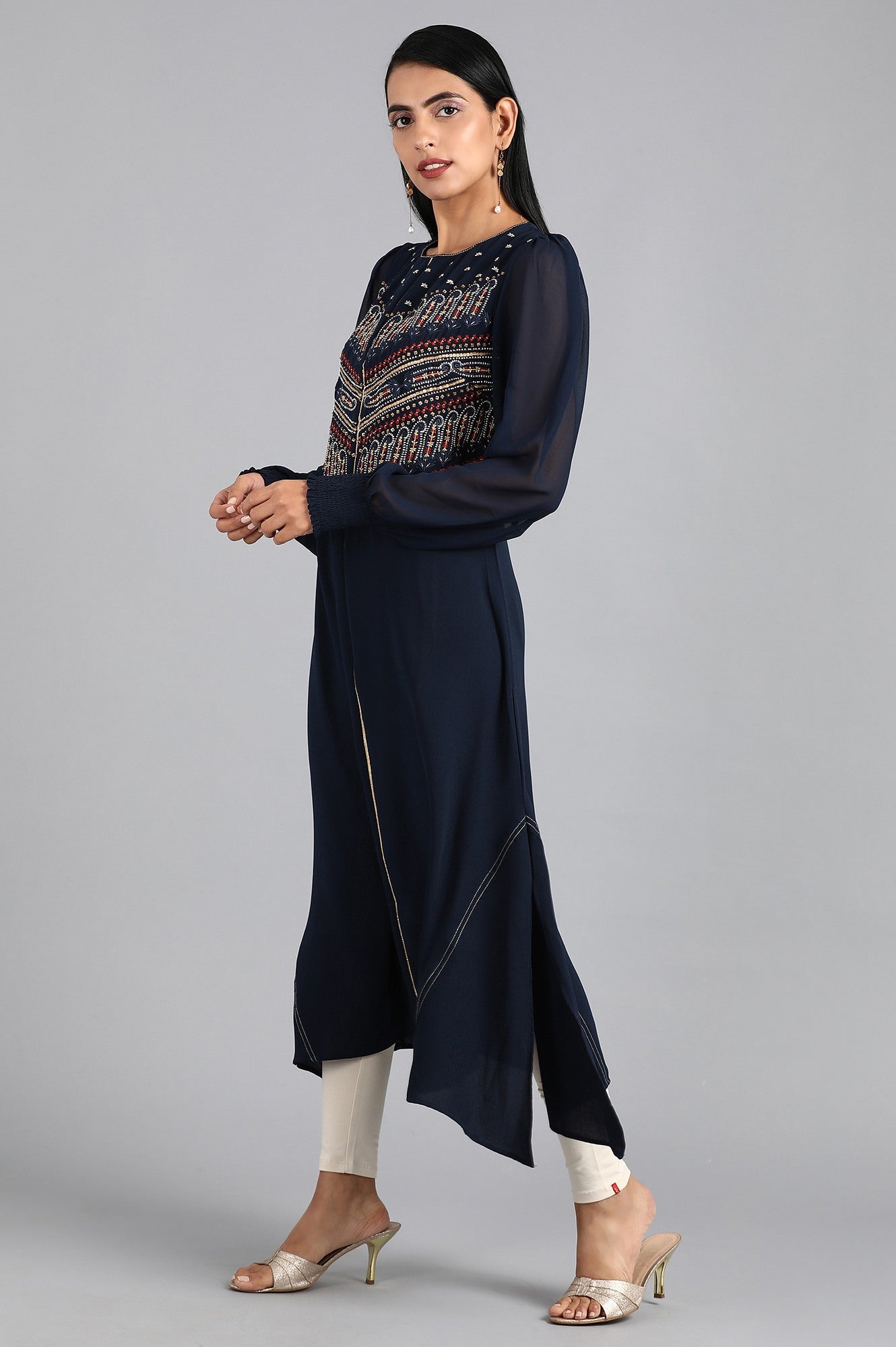 Blue Round Neck Embellished kurta