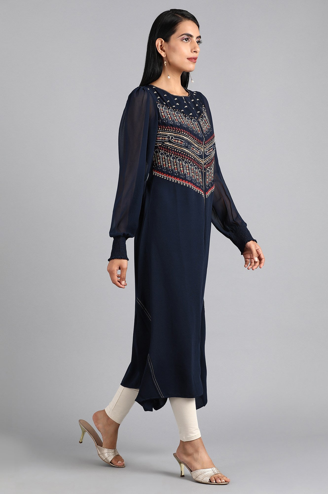 Blue Round Neck Embellished kurta