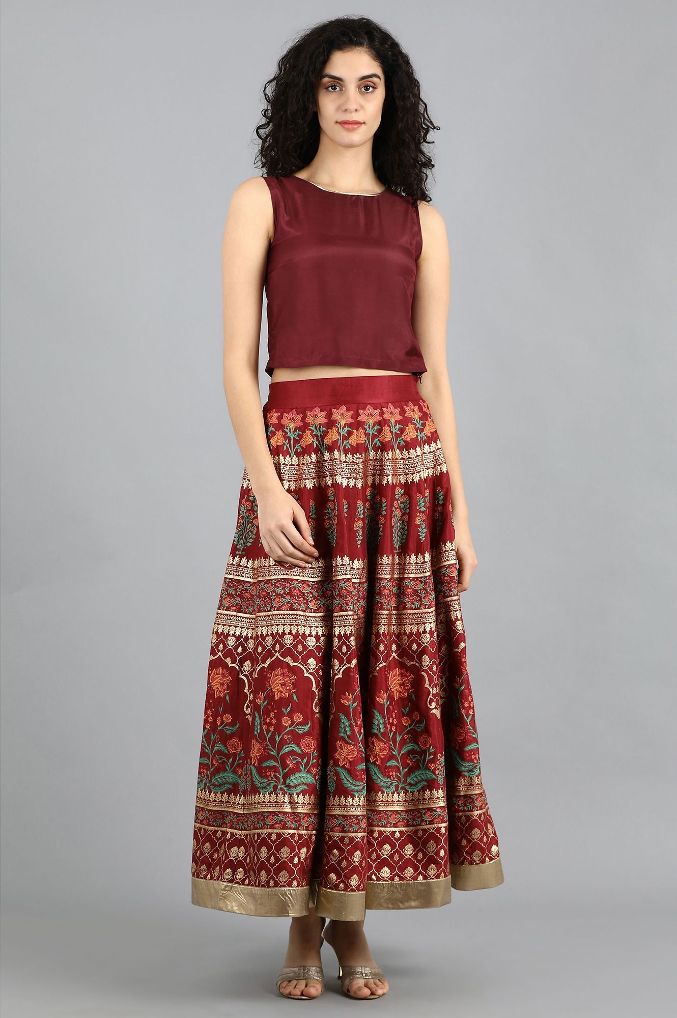 Maroon Round Neck Cape Sleeves Set