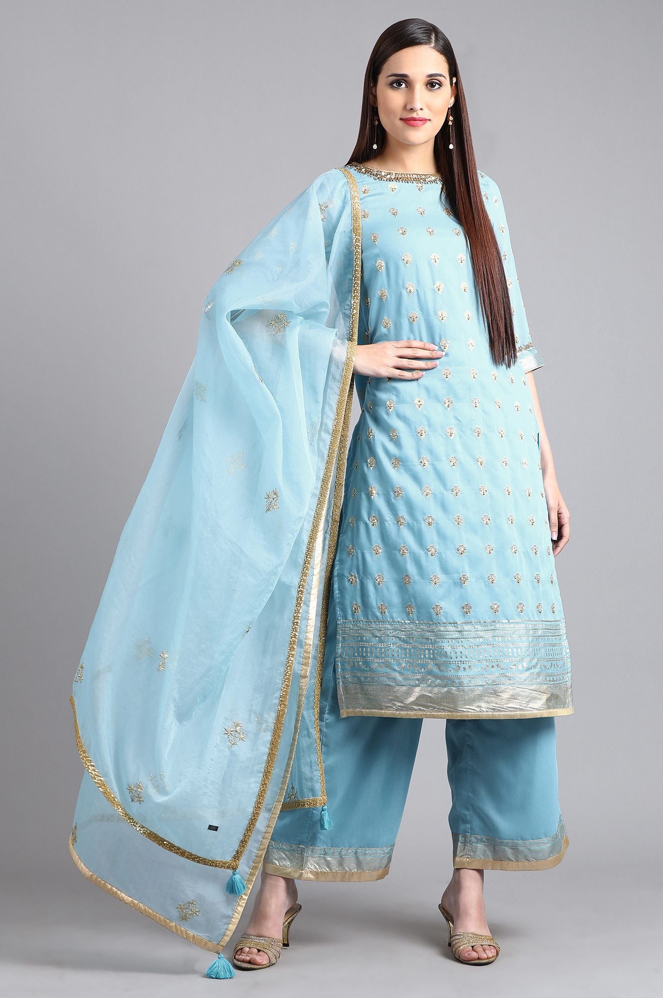 Blue Round Neck Embellished kurta Set