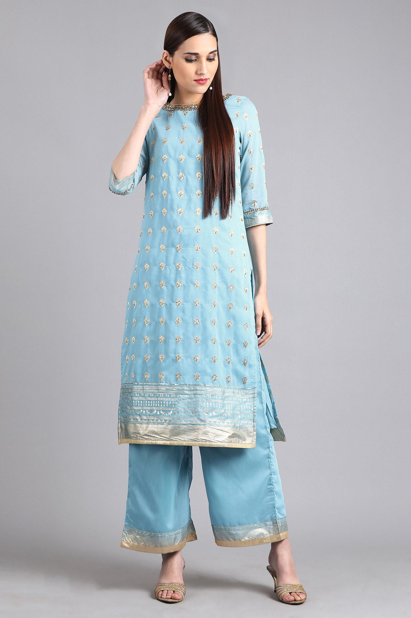 Blue Round Neck Embellished kurta Set