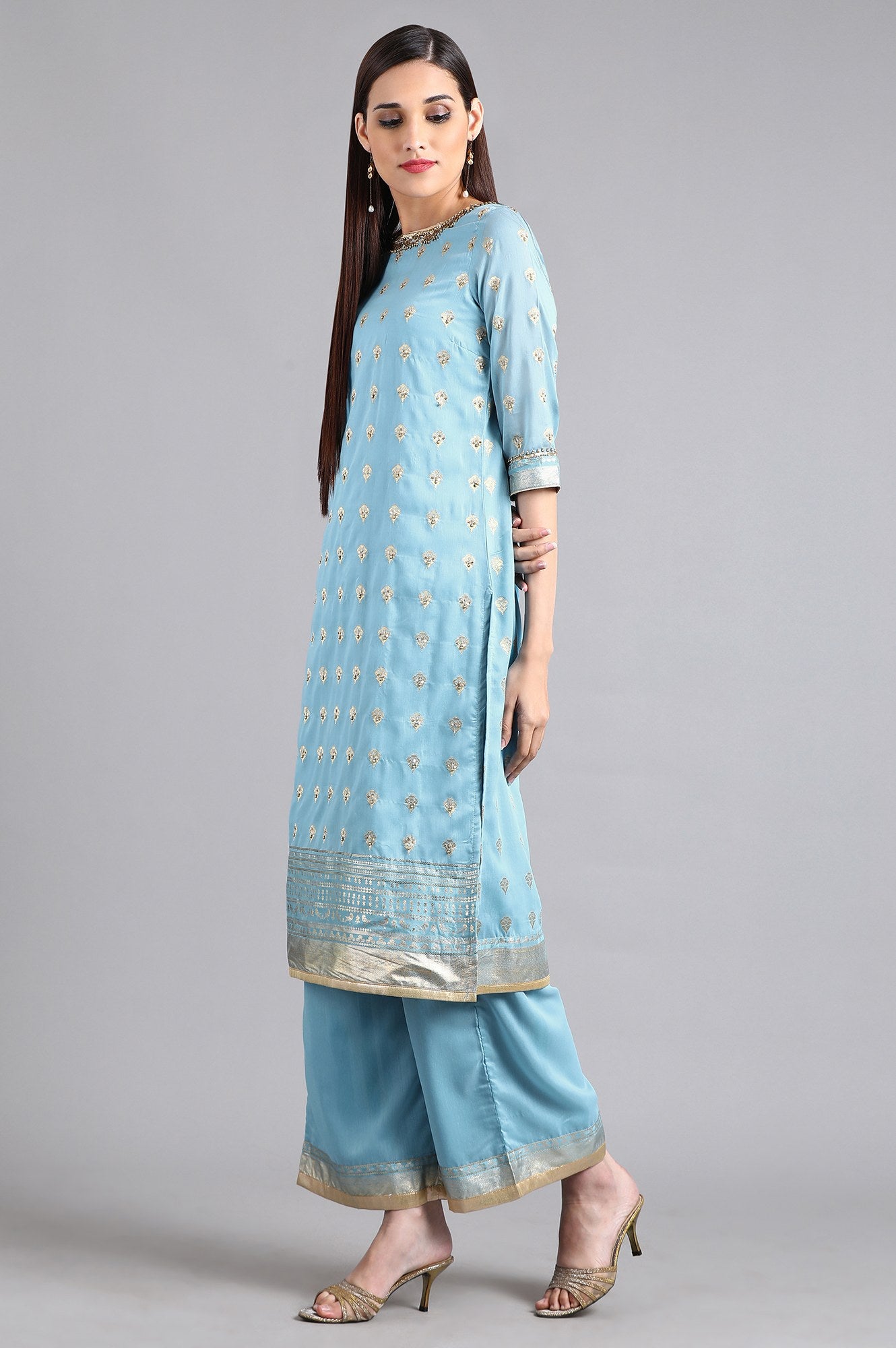 Blue Round Neck Embellished kurta Set