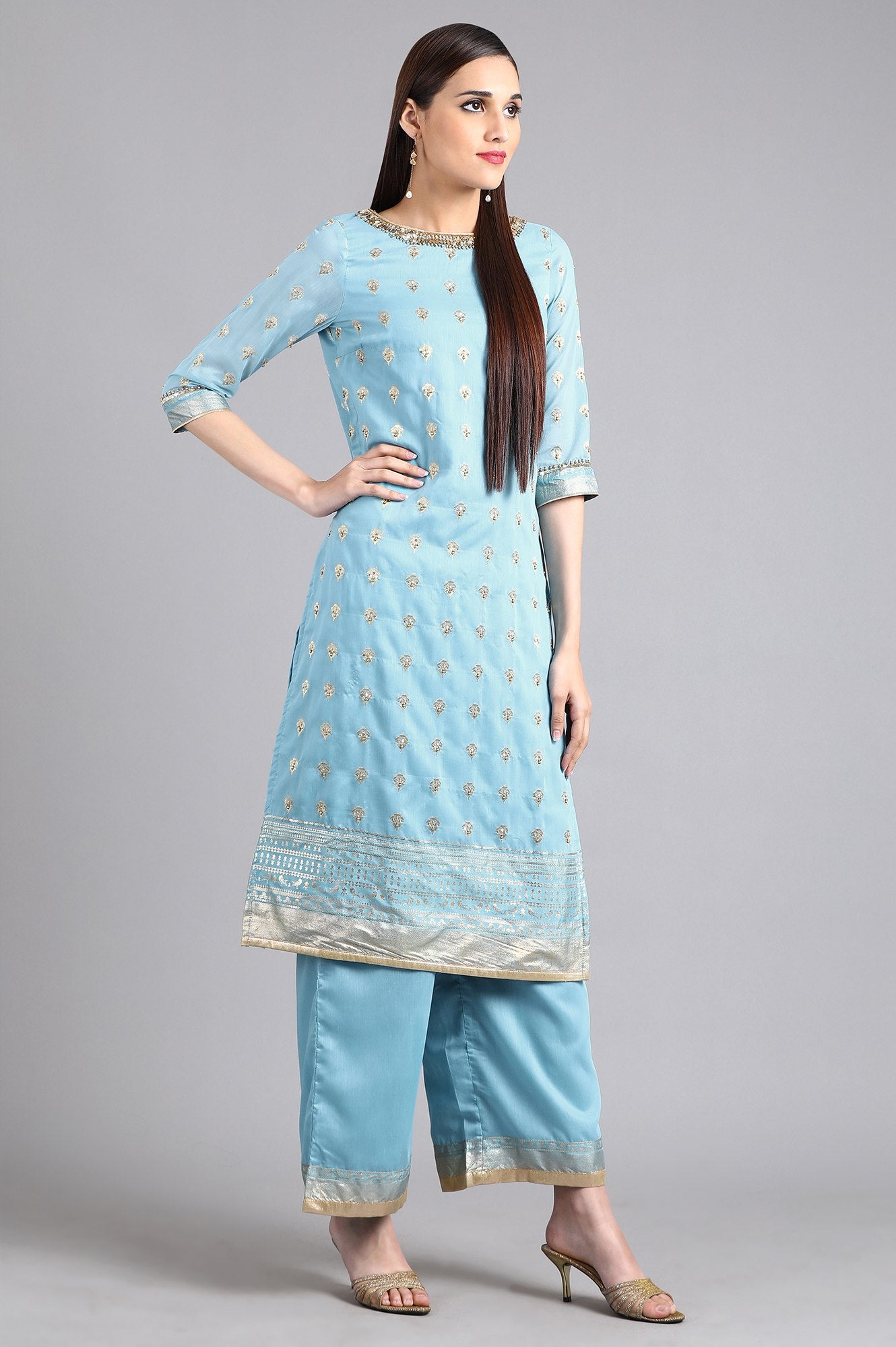 Blue Round Neck Embellished kurta Set