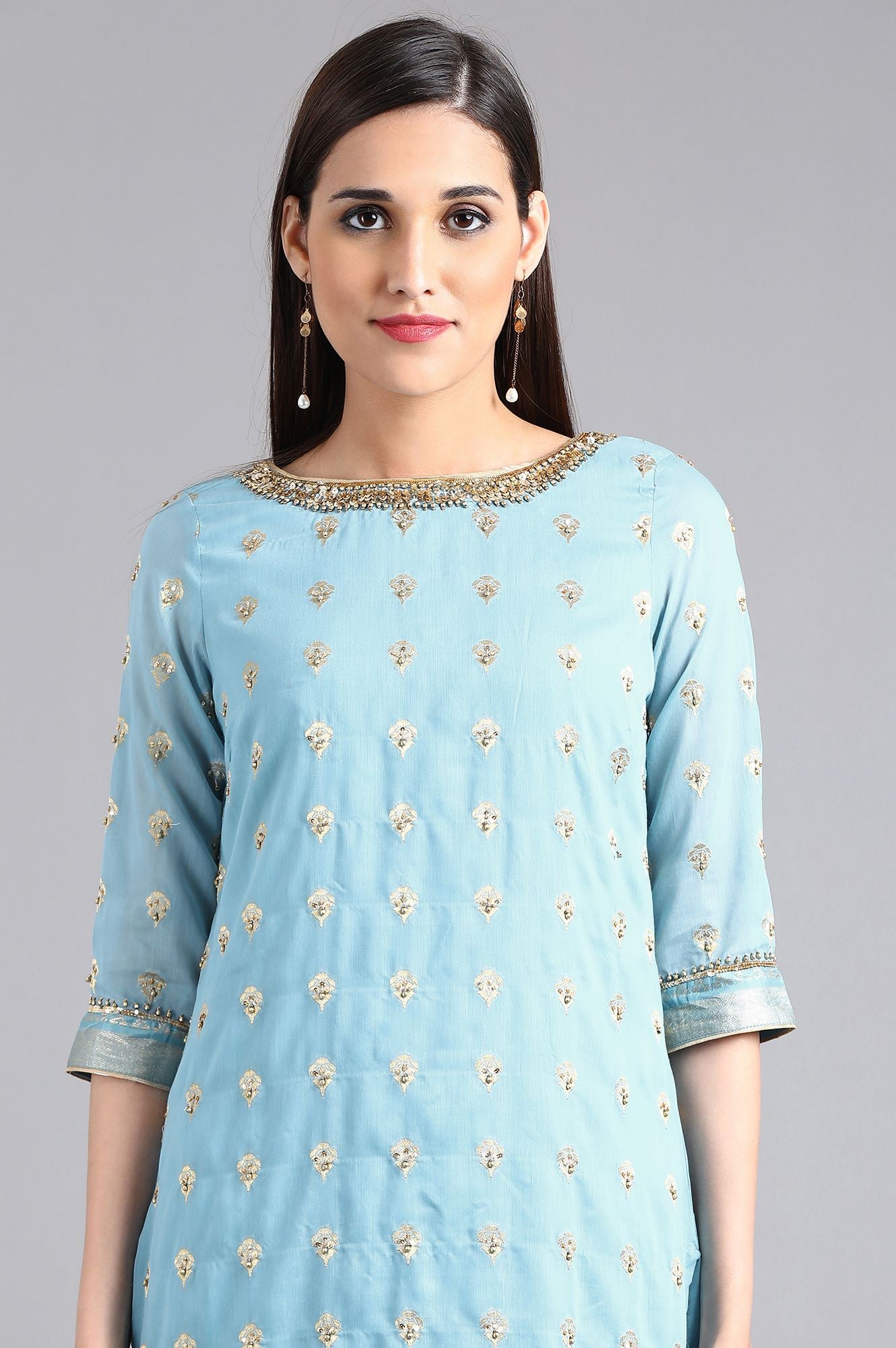 Blue Round Neck Embellished kurta Set