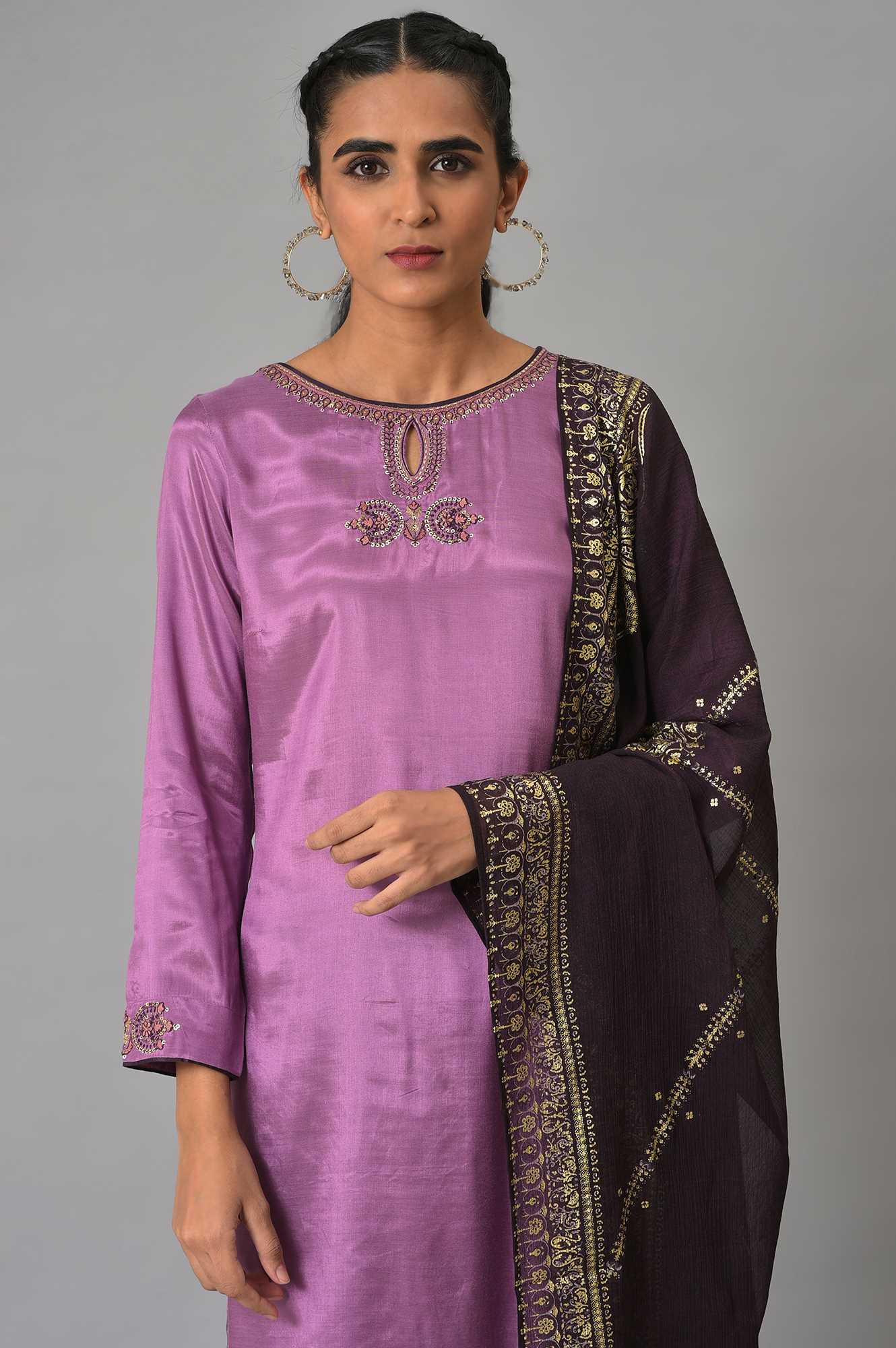Light Purple Embroidered kurta, Pants & Chiffon Dupatta