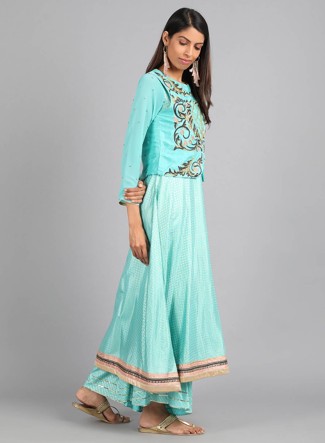 Blue Round Neck Embellished kurta