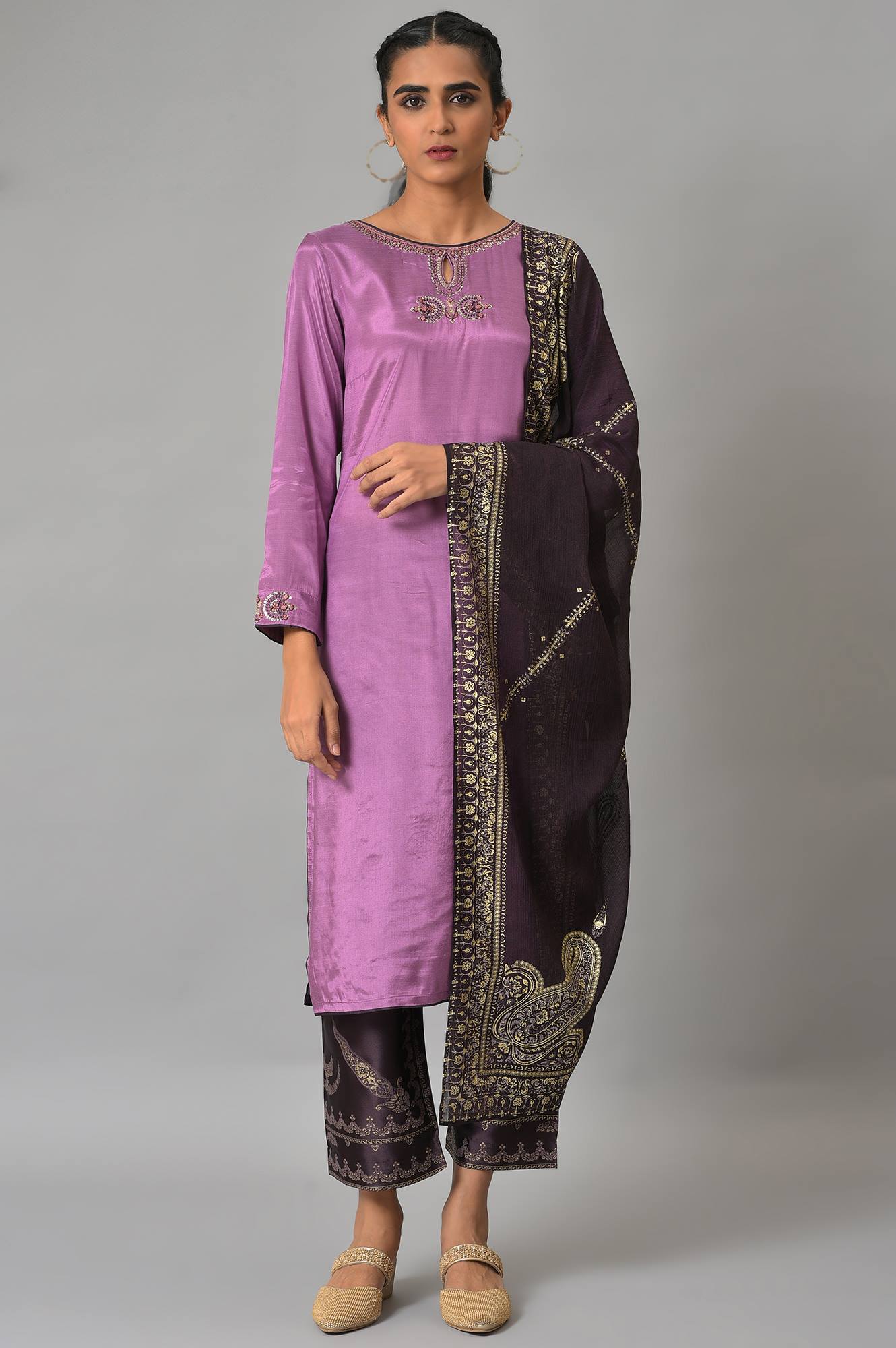 Light Purple Embroidered kurta, Pants &amp; Chiffon Dupatta