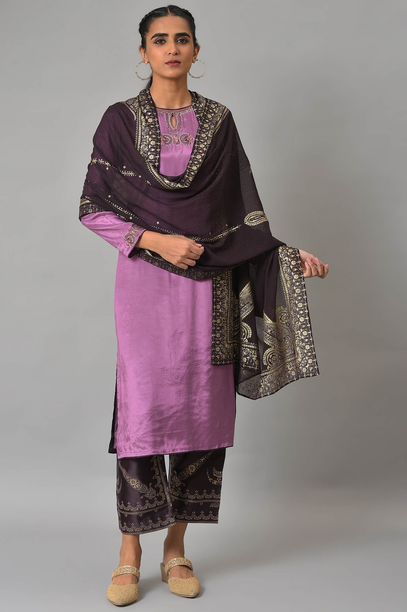 Light Purple Embroidered kurta, Pants &amp; Chiffon Dupatta