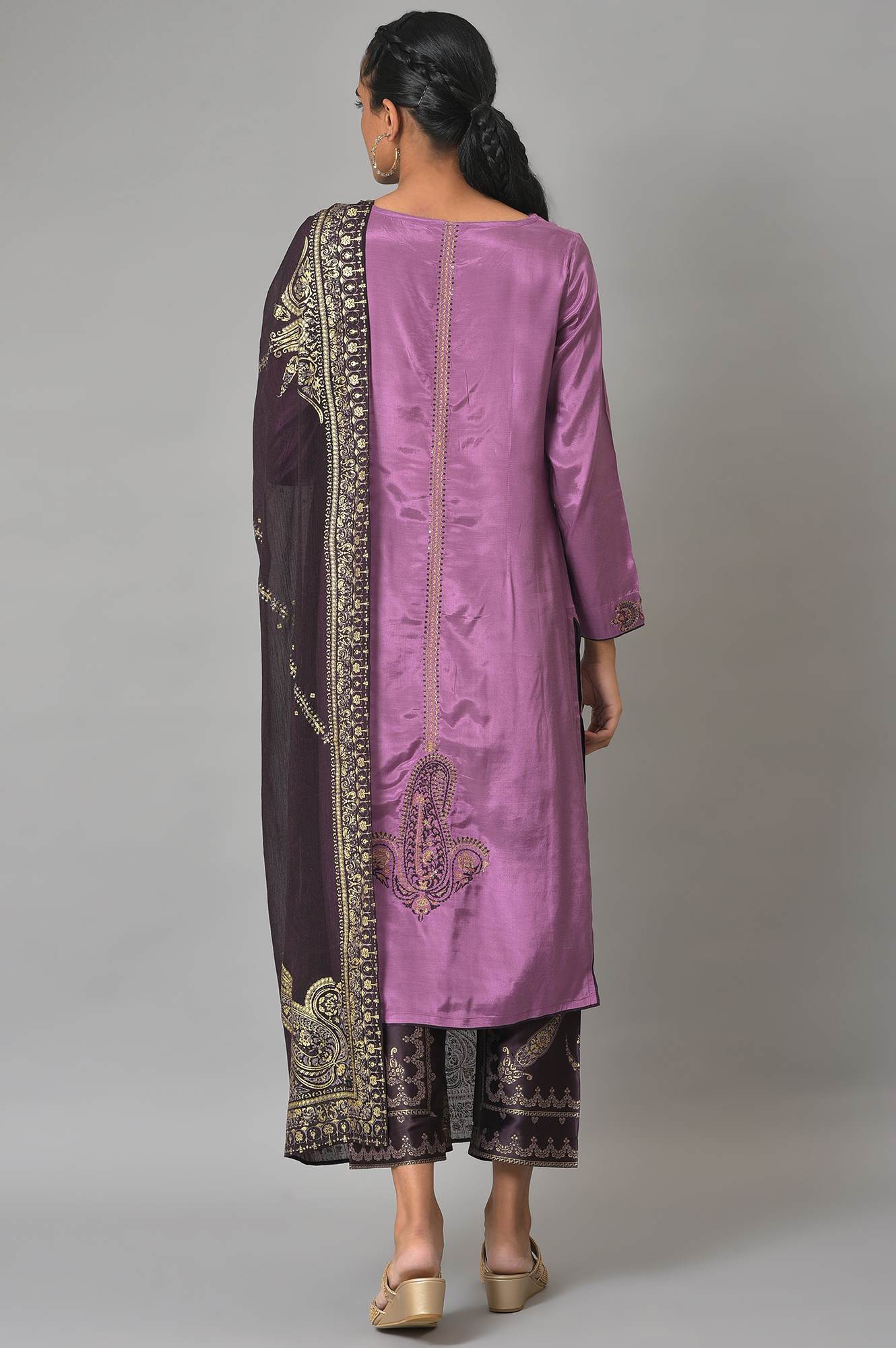 Light Purple Embroidered kurta, Pants &amp; Chiffon Dupatta