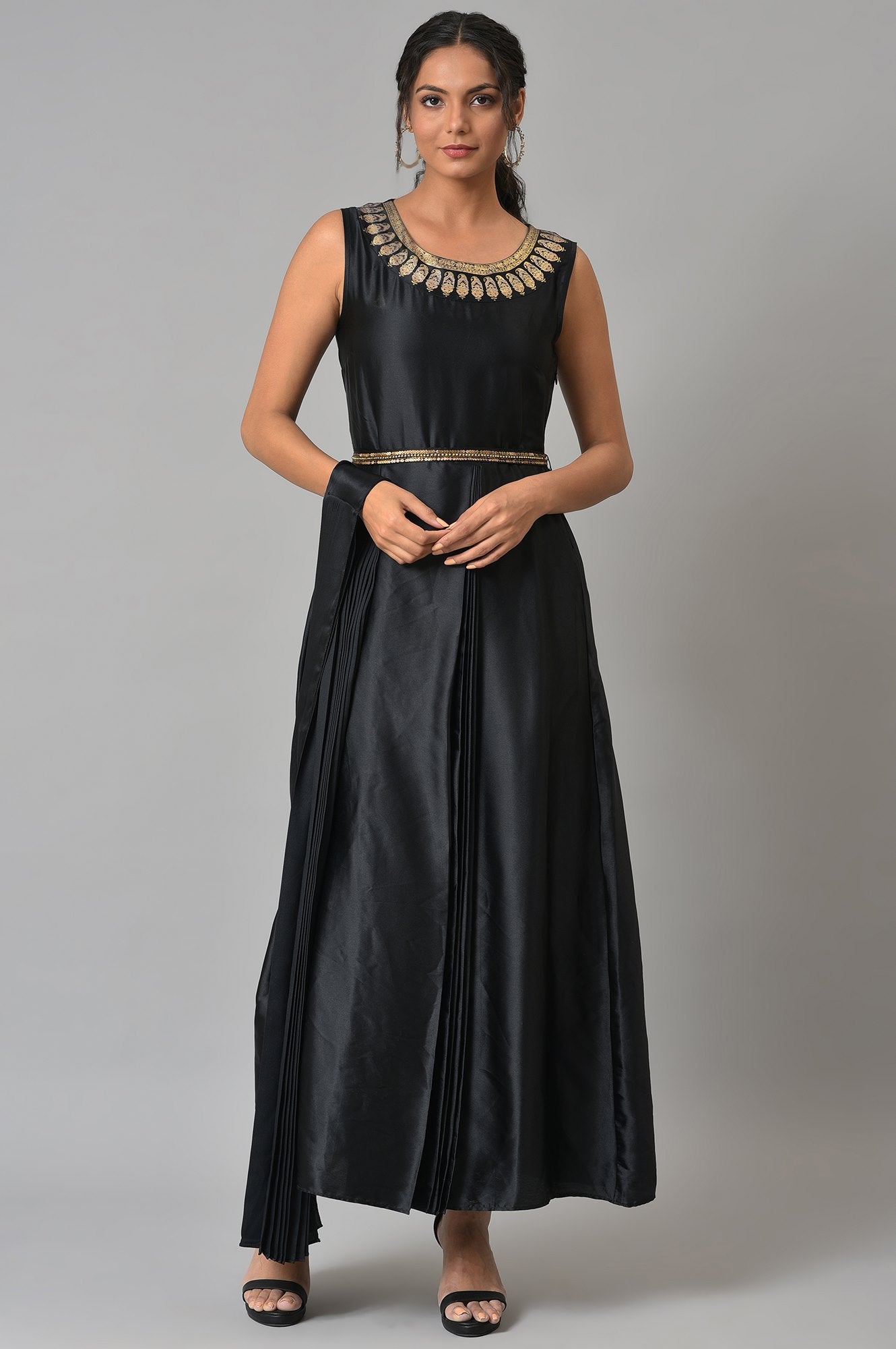 Black Sleeveless Predrape Saree Dress With Belt And Tailored Jacket Se Black Sleeveless Predrape Saree Dress With Belt And Tailored Jacket Se