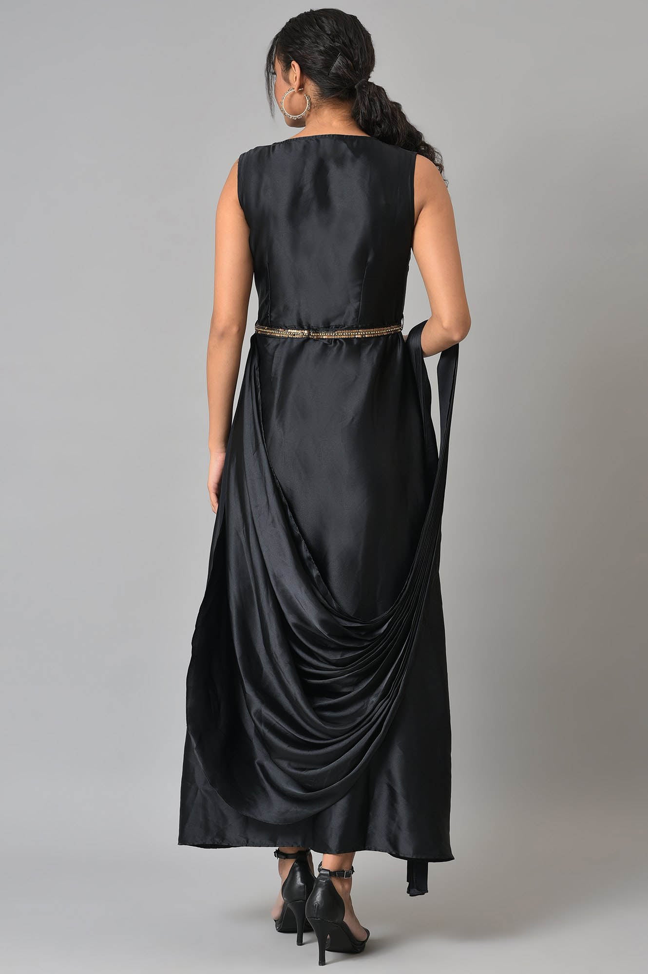 Black Sleeveless Predrape Saree Dress With Belt And Tailored Jacket Se Black Sleeveless Predrape Saree Dress With Belt And Tailored Jacket Se