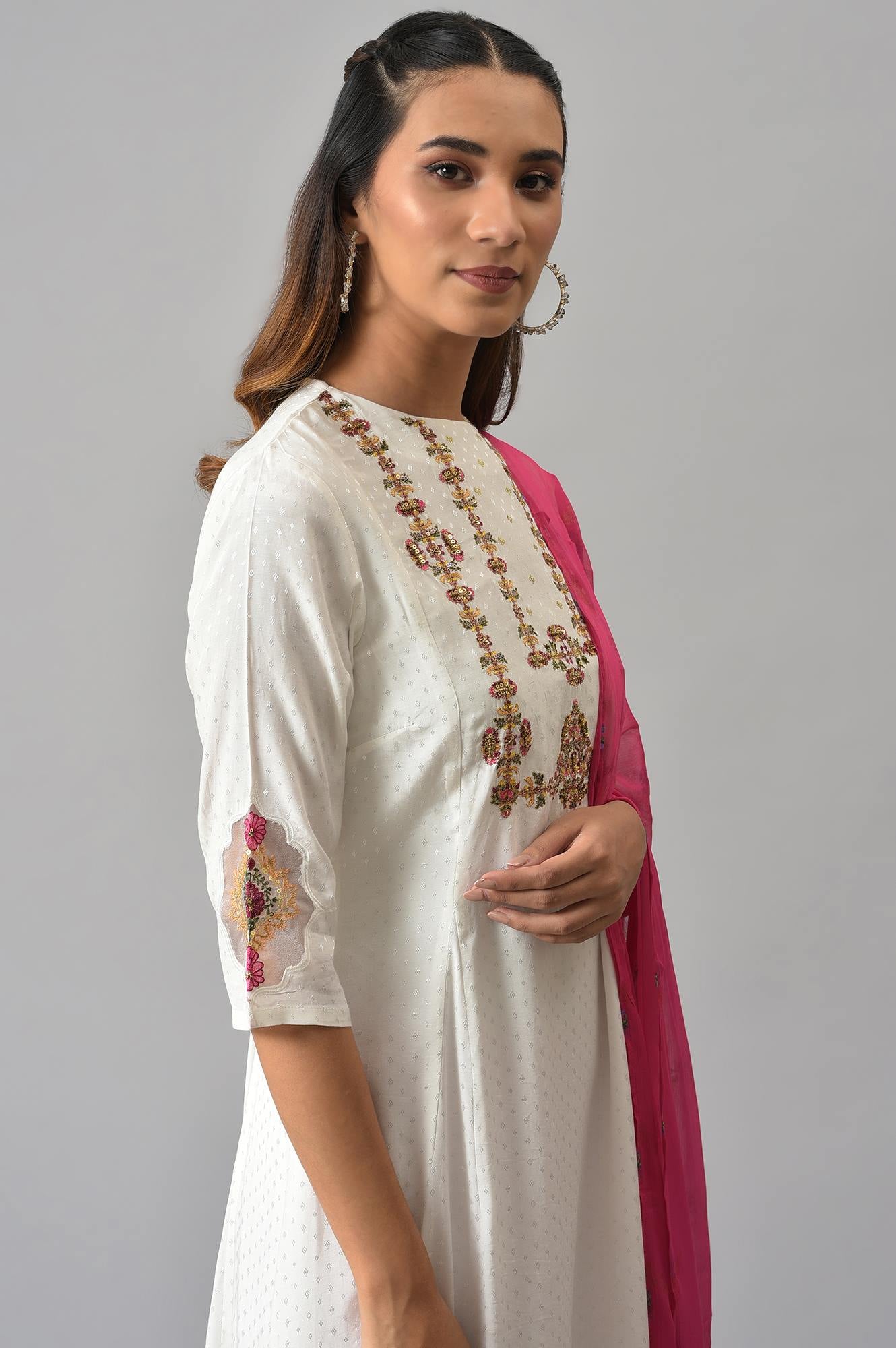 Ecru Embroudered Flared kurta In Round Neck With Tights And Chiffon Dupatta