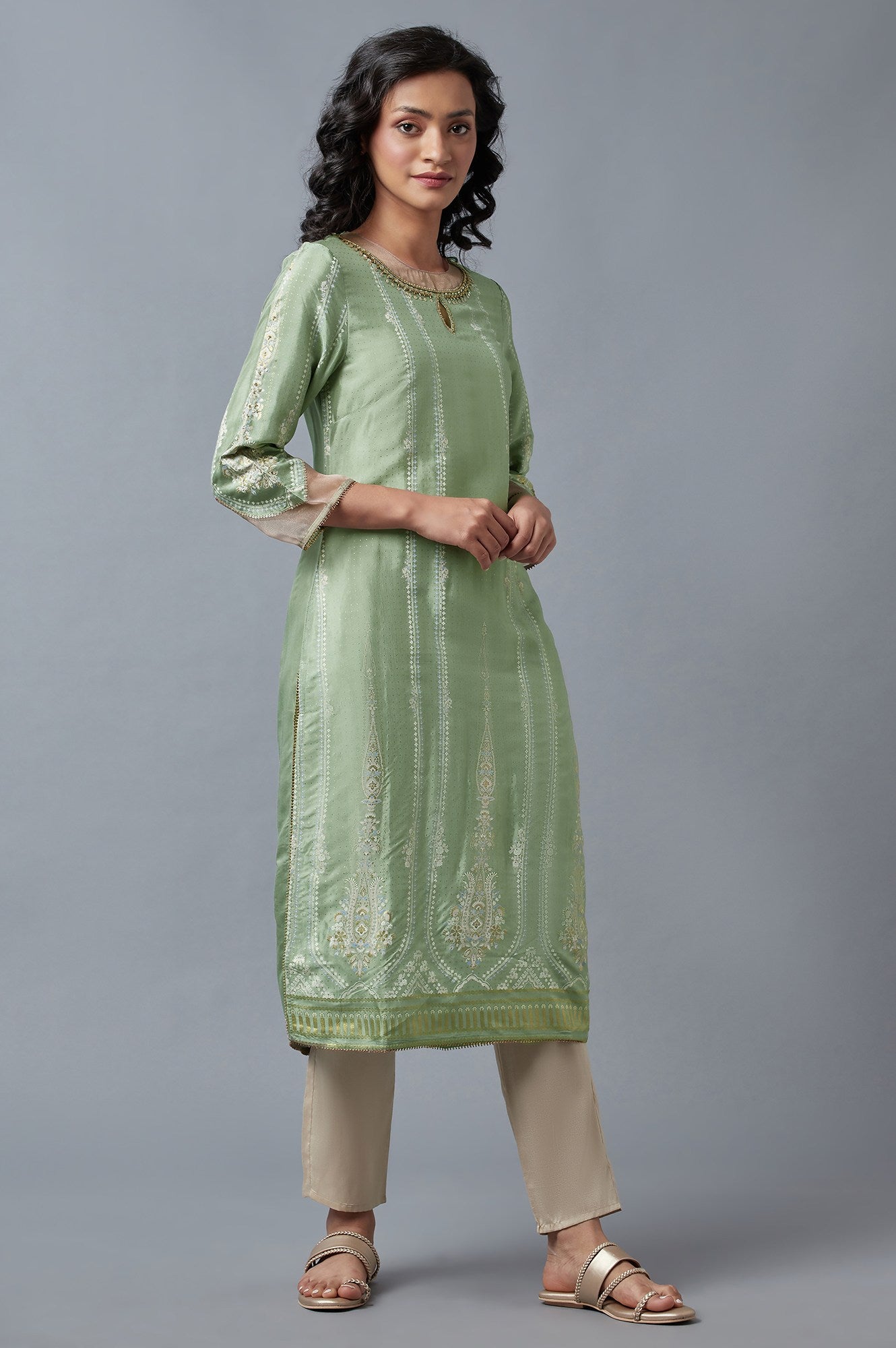 Light Green And Pink Festive kurta With Embroidery