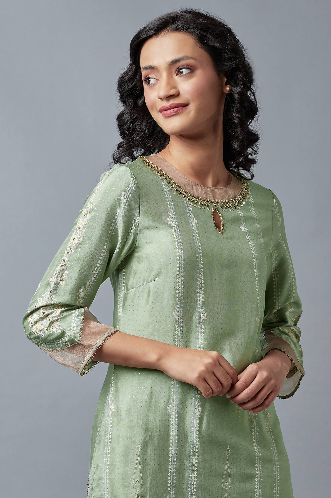 Light Green And Pink Festive kurta With Embroidery