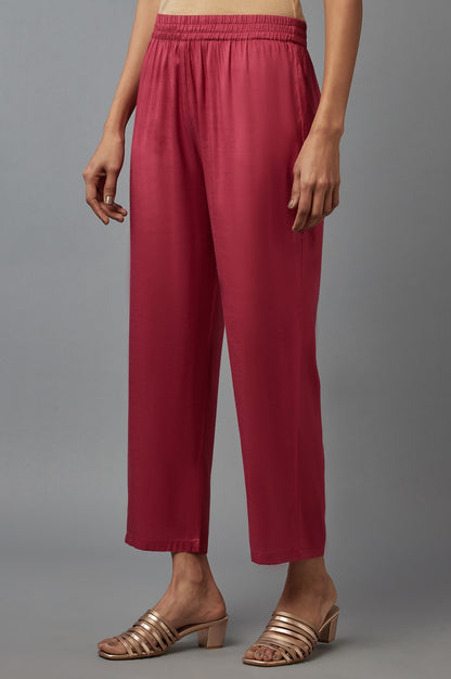 Red Solid Slim Pants in Straight Silhouette