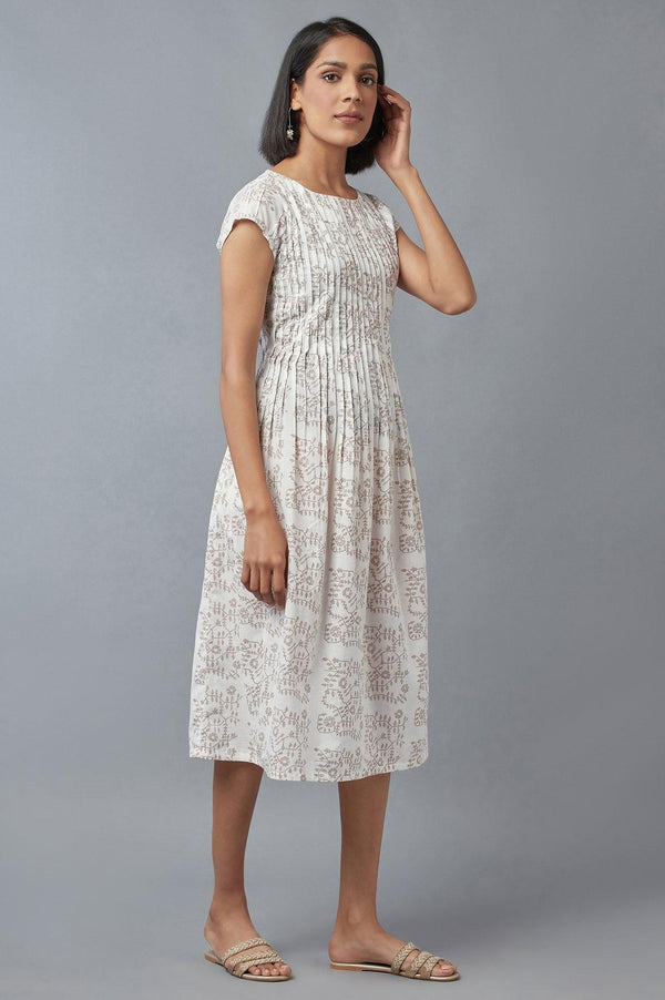 Ecru Flora Print Pleated kurta in Boat Neck